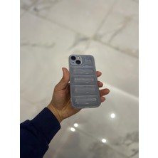 Eaksesuarnet iPhone 14 Uyumlu Şişme Puffer Arkası Yastık Görünümlü Silikon Telefon Kılıfı