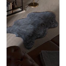 Madame Coco Armend Post