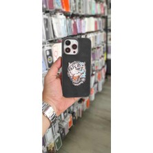 Kristal Teknoloji iPhone 14 Wild Tiger Serisi Nakış Işlemeli Detaylı 3D Kılıf