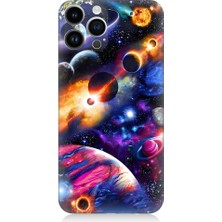 Teknomeg Apple iPhone 13 Pro Max Uyumlu Uzayda Gezegenler ve Galaksiler Desenli Silikon Kılıf