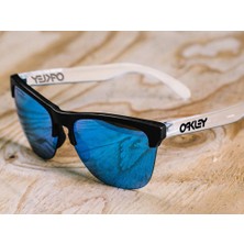 Oakley Frogskins Lite Güneş Gözlüğü Matte Black Prizm Sapphire 937402