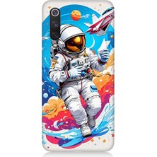 Teknomeg Xiaomi Mi 9se Uyumlu Astranot ve Uzay Aracı Desenli Silikon Kılıf