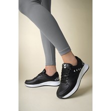 Pasyone Kadın Sneaker Ayakkabı Düz Tabanlı Siyah Renk ile Şık ve Rahat Seçim