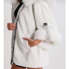 Nero Leather Fur Piton Detaylı Beyaz Alkantara Kumaş Kaban Kapüşon ve Manşet Tilki - Hnyln
