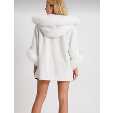 Nero Leather Fur Piton Detaylı Beyaz Alkantara Kumaş Kaban Kapüşon ve Manşet Tilki - Hnyln