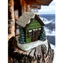 Gobo Yeşil Renkli Kar Efektli Ev Şeklindeki Yılbaşı Temalı El Boyaması Tütsülük Seramik Tozu