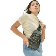 Tuldar Unisex Siyah Deri USB Kulaklık Çıkışlı Fermuarlı Çapraz Göğüs ve Omuz Çantası tul092