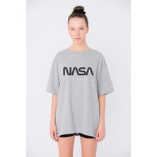 Black Sokak Kadın Gri Nasa Baskılı Tshirt