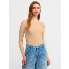 Dilvin 30770 Büzgülü Asimetrik Top-Bej