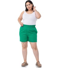 Disentis Modest Büyük Beden Beli Yan ve Arkadan Lastikli Paçası Katlama Detaylı Gabardin Yeşil Şort