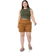 Disentis Modest Büyük Beden Beli Yan ve Arkadan Lastikli Paçası Katlama Detaylı Gabardin Tarçın Şort