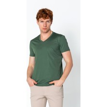 Cekmon Erkek Fit Rahat Naylon V Yaka Seyahatlik T-Shirt