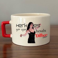 Mor Mürekkep Herkes Yer Içer Hesabı Dilber Öder Baskılı Kırmızı Kulplu C Fincan