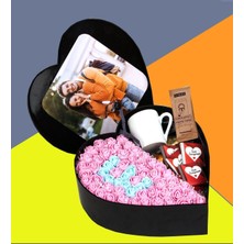 Giftstime Baş Harfli Fotoğraflı New Kalp Kutu Çiçek Çikolata Buketi Kah Fincanı Türk Kahsi Sevgiliye Özel