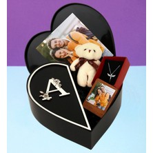 Giftstime Kişiye Özel Baş Harf Tasarımlı Kalp Kutu ve Peluş Ayıcık Anahtarlık Çerceve ve Melek Kolye