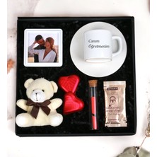 Giftstime Fotoğraflı Öğretmen Tasarımlı Kah Fincanı Çerçe Ayıcık Anahtarlık Kalpli Çikolata