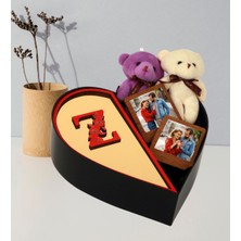 Giftstime Kişiye Özel Baş Harf Tasarımlı Kalp Kutu ve Peluş Ayıcık Anahtarlık ve Sök Tak Çerceve