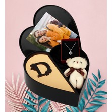 Giftstime Kişiye Özel Pleksi Baş Harf Tasarımlı Kalp Kutu ve Peluş Ayıcık Anahtarlık ve Kartanesi Kolye