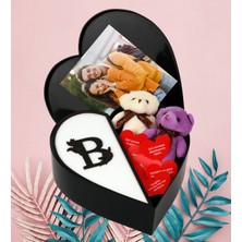 Giftstime Kişiye Özel Baş Harf Tasarımlı Kalp Kutu ve Ikili Peluş Ayıcık Anahtarlık Aşk Sözleri