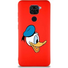 PrintiFy Xiaomi Redmi Note 9 Soft Premier Kapak Donald Duck-F Tasarımlı Silikon Kılıf - Kırmızı
