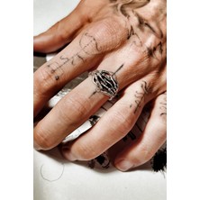 CAPO By Aytaç Yamaç Parmağı Saran Tutuşan El Figürlü Ayarlanabilir Eskitme Gümüş Kaplama Yüzük