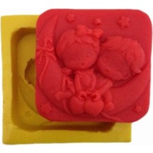 Depposite Silikon Kalıp 6x6 cm Ay Üzerinde Oturan Çocuklar