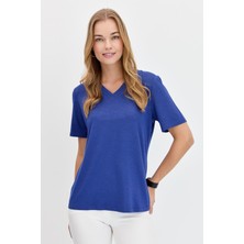 Desen Triko Kadın V Yaka Flamlı Kumaş Basic T-Shirt Indigo