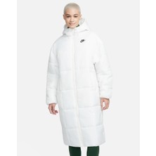 Nike Sportswear Classic Puffer Therma-Fıt Kapüşonlu Beyaz Kadın Mont Geniş Kalıp FB7675133