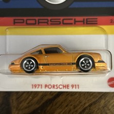 Hot Wheels Die Cast Model 1971 Porsche 911 2/6 - HRW57