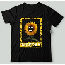 Bu Tshirt Sunflower - Smiley - Niceday' Temalı Oversize Street Wear Unisex T-Shirt.