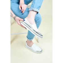 Birikon Delikli Taş Detaylı Sneakers Beyaz