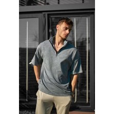 Tarz Yeri Yarım Fermuarlı Yıkamalı T-Shirt Gri
