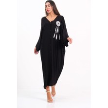 Keyifli Moda Kadın Siyah V Yaka Sırtı ve Göğsü Tüy Nakışlı Cepli Oversize Uzun Gömlek Elbise