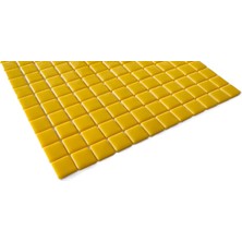 MozaiKristaL Yaşam Alanlarının Tüm Yüzeyleri Için Cam Mozaik. Renk: Sarı. Cam Ölçüsü: 25X25 Mm. File Ölçüsü: 31.5X31.5 Cm. ( 1 Kutu = 10 File Karo = 1 M2 Fiyatıdır. )