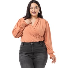 Disentis Modest Büyük Beden Kruvaze Kol Ağzı Lastik Gipe Detaylı Çıtçıtlı Somon Bluz