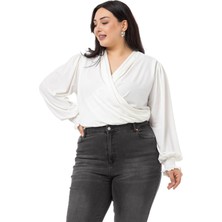 Disentis Modest Büyük Beden Kruvaze Kol Ağzı Lastik Gipe Detaylı Çıtçıtlı Beyaz Bluz