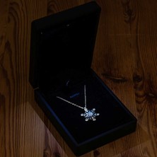 Aya Diamond Gümüş Işıklı Kutulu Aquamarine Taşlı Kar Tanesi Kadın Kolye