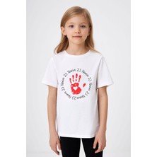 Adabebek Kalp Detaylı Çocuk Eli Desenli 23 Nisan Özel Baskılı Kız Çocuk T-Shirt