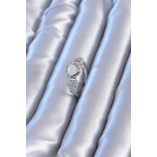 Takızon Baget ve Zirkon Taşlı Beyaz Kalp Gümüş Renk Pirinç Kadın Yüzük - TJ-BYK2785