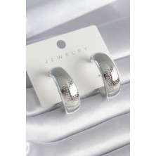 Takızon Pirinç Gümüş Renk Işleme Detay Kadın Küpe - TJ-BKP8475