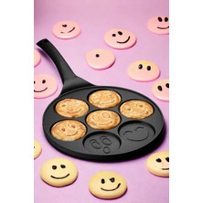 Umut Eda Döküm Granit Pankek Tava Gülenyüz Emojili Krep Tava 28 cm Siyah