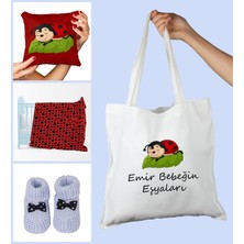 Ejoya Bebeklere Özel Çantasında Kişiye Özel Battaniye Yastık ve Patik Bebek Hediye Seti 109831