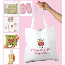 Ejoya Bebeklere Özel Çantasında Kişiye Özel Battaniye Zıbın Biberon Yastık ve Patik Bebek Hediye Seti 109949