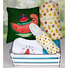 Ejoya Ahşap Sandıkta Kişiye Özel Zıbın Biberon Yastık ve Battaniye Bebek Hediye Seti 109690