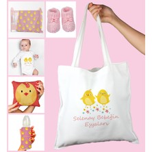 Ejoya Bebeklere Özel Çantasında Kişiye Özel Battaniye Zıbın Biberon Yastık ve Patik Bebek Hediye Seti 109957