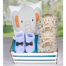 Ejoya Ahşap Sandıkta Kişiye Özel Yastık Battaniye ve Patik Bebek Hediye Seti 109605