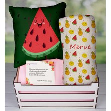 Ejoya Ahşap Sandıkta Kişiye Özel Yastık ve Battaniye Bebek Hediye Seti 109569