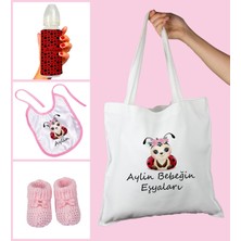 Ejoya Bebeklere Özel Çantasında Kişiye Özel Biberon Önlük ve Patik Bebek Hediye Seti 109808