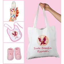 Ejoya Bebeklere Özel Çantasında Kişiye Özel Biberon Önlük ve Patik Bebek Hediye Seti 109823