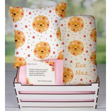 Ejoya Ahşap Sandıkta Kişiye Özel Yastık ve Battaniye Bebek Hediye Seti 109588